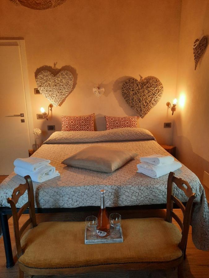 Villa Laura Castellinaldo Zimmer foto