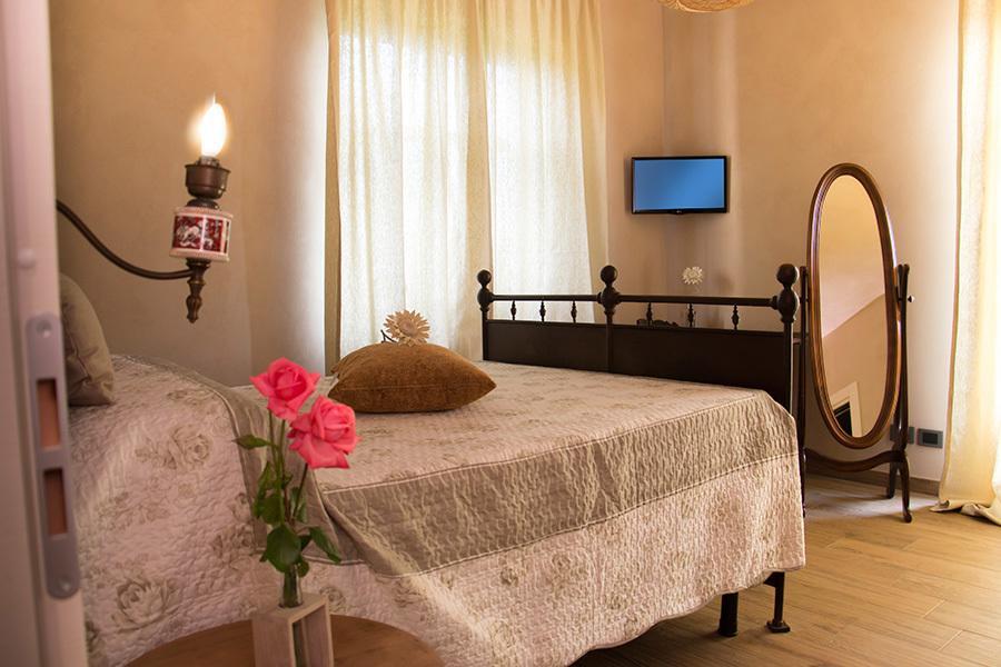 Villa Laura Castellinaldo Zimmer foto