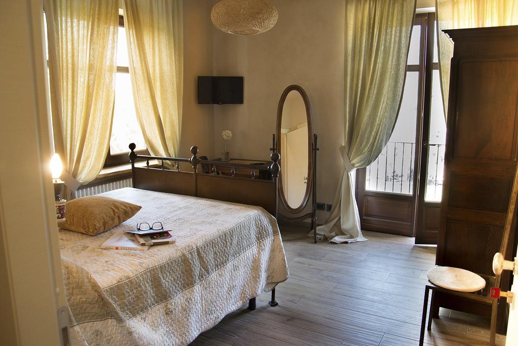 Villa Laura Castellinaldo Zimmer foto